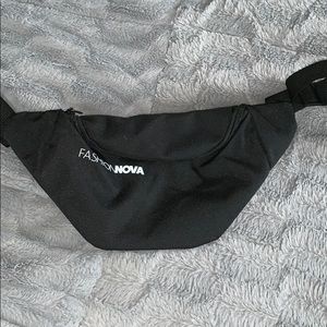 Fashion nova Fannypack